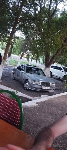 Mercedes C 220 2000, 380,000 km - 2.2 л - Saatlı