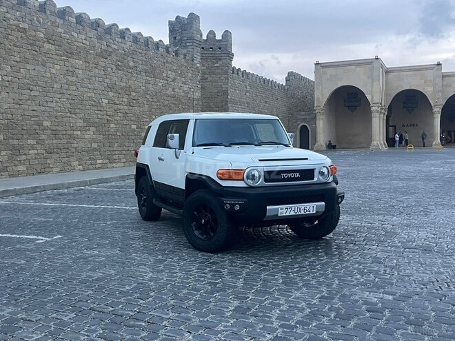 Toyota FJ Cruiser 2013, 301,985 km - 4.0 l - Bakı