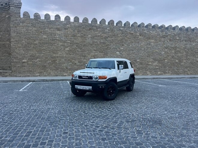 Toyota FJ Cruiser 2013, 301,985 km - 4.0 l - Bakı