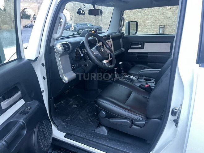 Toyota FJ Cruiser 2013, 301,985 km - 4.0 l - Bakı