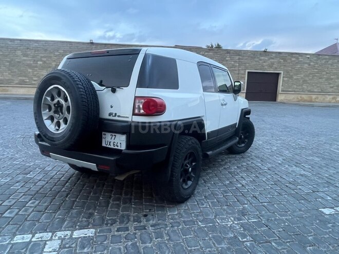 Toyota FJ Cruiser 2013, 301,985 km - 4.0 l - Bakı