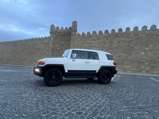 Toyota FJ Cruiser 2013, 301,985 km - 4.0 l - Bakı