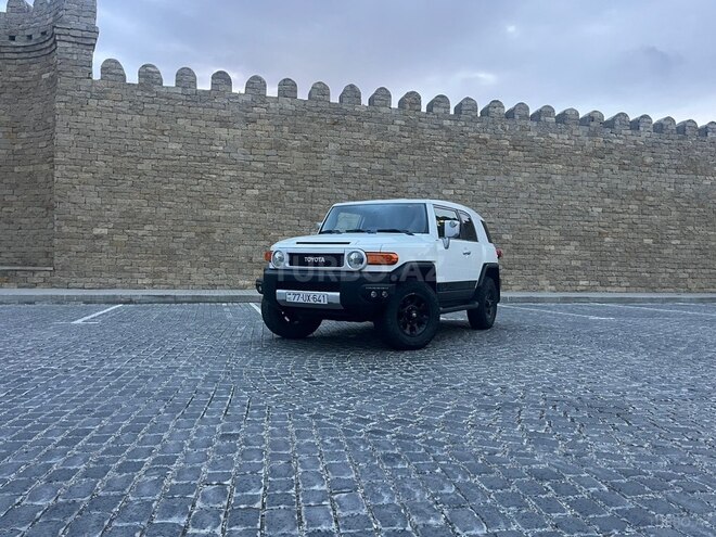 Toyota FJ Cruiser 2013, 301,985 km - 4.0 l - Bakı