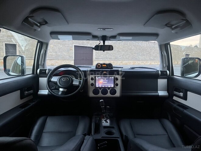 Toyota FJ Cruiser 2013, 301,985 km - 4.0 l - Bakı
