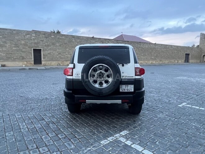Toyota FJ Cruiser 2013, 301,985 km - 4.0 l - Bakı