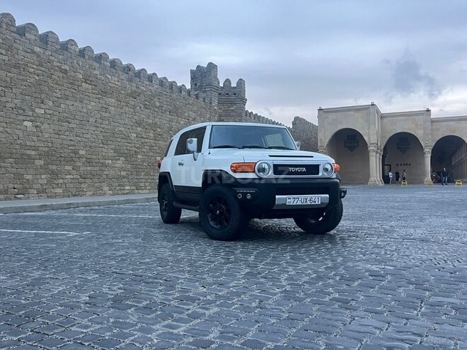 Toyota FJ Cruiser 2013, 301,985 km - 4.0 l - Bakı