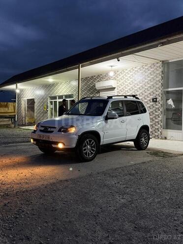Chevrolet Niva 2019, 105,000 km - 1.7 l - Salyan