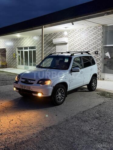 Chevrolet Niva 2019, 105,000 km - 1.7 l - Salyan