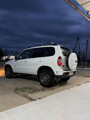 Chevrolet Niva 2019, 105,000 km - 1.7 l - Salyan