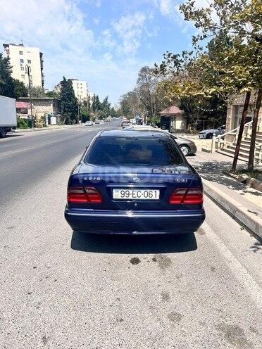 Mercedes E 270 2000, 450,000 km - 2.7 l - Bakı