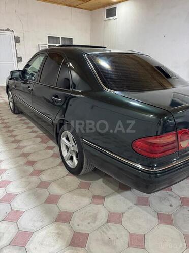 Mercedes E 230 1997, 321,500 km - 2.3 l - Göyçay