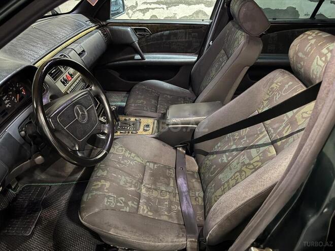 Mercedes E 230 1997, 321,500 km - 2.3 l - Göyçay
