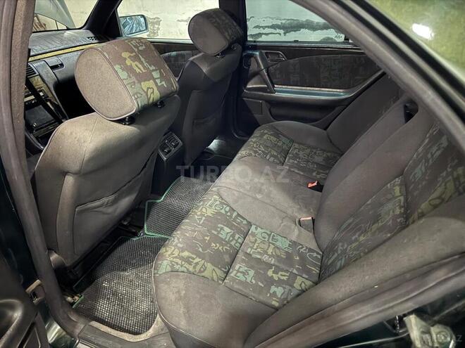 Mercedes E 230 1997, 321,500 km - 2.3 l - Göyçay