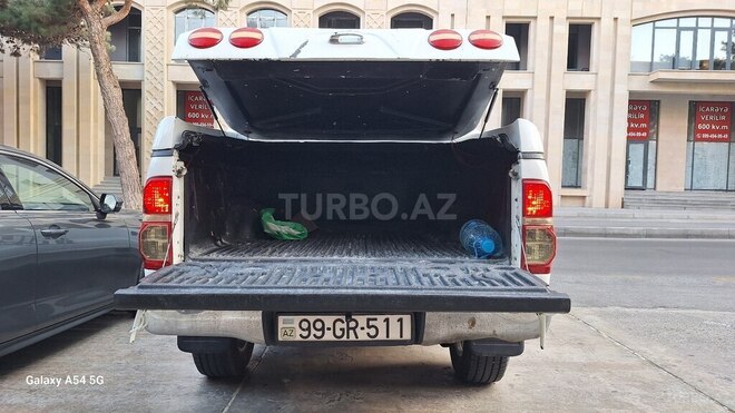 Toyota Hilux 2011, 214,000 km - 2.5 л - Bakı