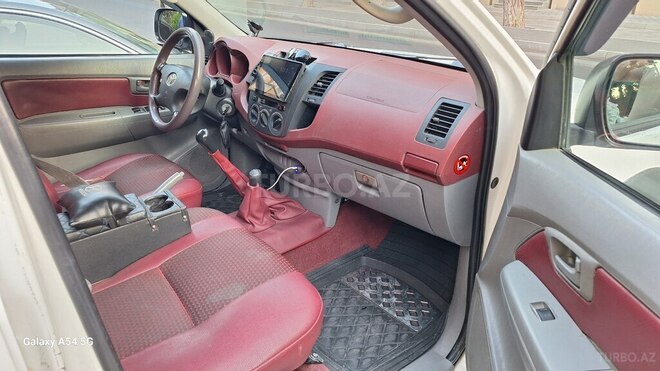 Toyota Hilux 2011, 214,000 km - 2.5 л - Bakı