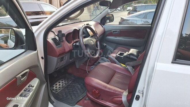 Toyota Hilux 2011, 214,000 km - 2.5 л - Bakı