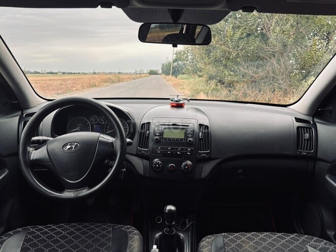 Hyundai i30 2009, 290,000 km - 1.6 l - 