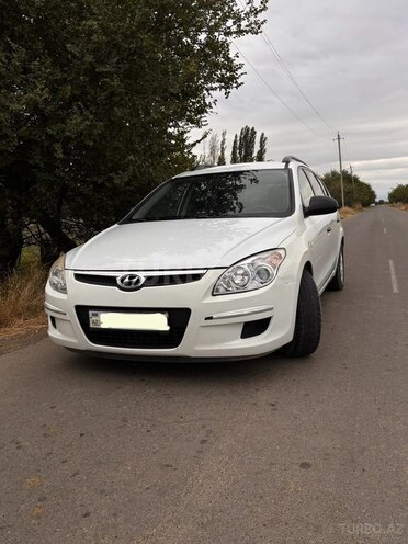 Hyundai i30 2009, 290,000 km - 1.6 l - 