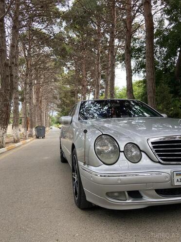 Mercedes E 270 2000, 330,000 km - 2.7 l - Bakı