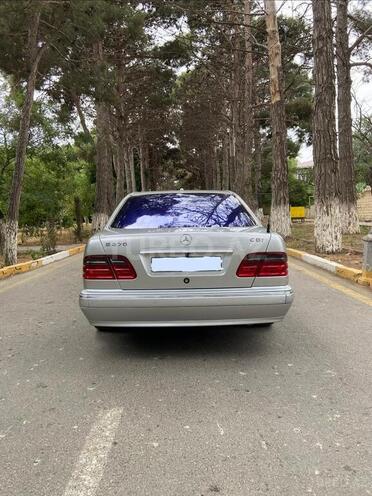 Mercedes E 270 2000, 330,000 km - 2.7 l - Bakı