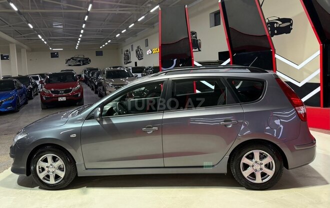 Hyundai i30 2011, 290,000 km - 1.4 l - Sumqayıt