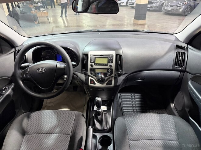 Hyundai i30 2011, 290,000 km - 1.4 l - Sumqayıt
