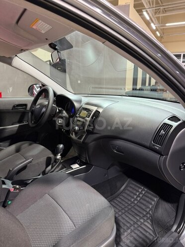 Hyundai i30 2011, 290,000 km - 1.4 l - Sumqayıt