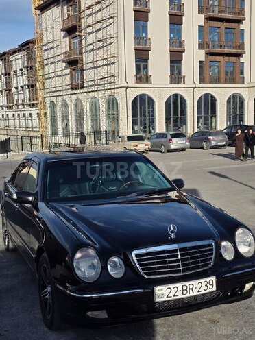 Mercedes E 240 2000, 350,000 km - 2.4 l - 