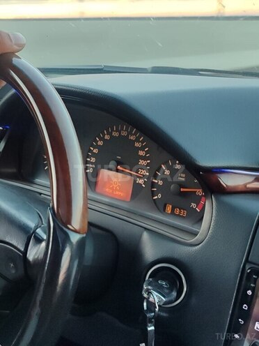 Mercedes E 240 2000, 350,000 km - 2.4 l - 