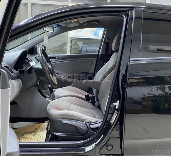 Hyundai Accent 2015, 138,000 km - 1.6 l - Sumqayıt