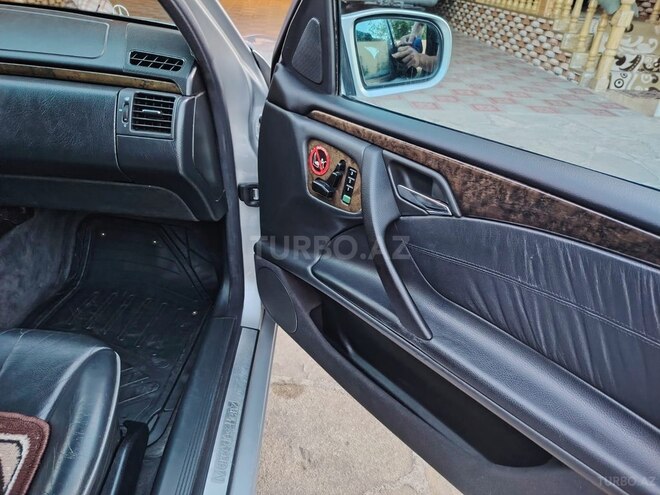 Mercedes E 240 2001, 360,000 km - 2.4 l - Ağstafa