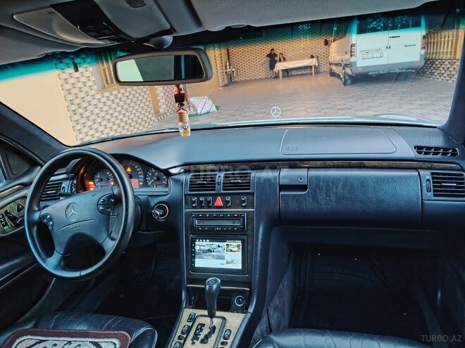 Mercedes E 240 2001, 360,000 km - 2.4 l - Ağstafa