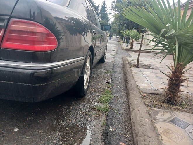 Mercedes E 200 1996, 330,000 km - 2.0 л - Ağstafa