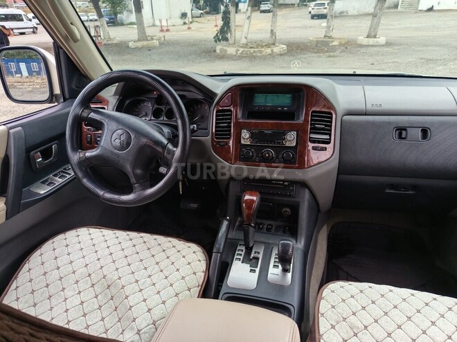 Mitsubishi Pajero 2004, 320,000 km - 3.8 л - Bakı