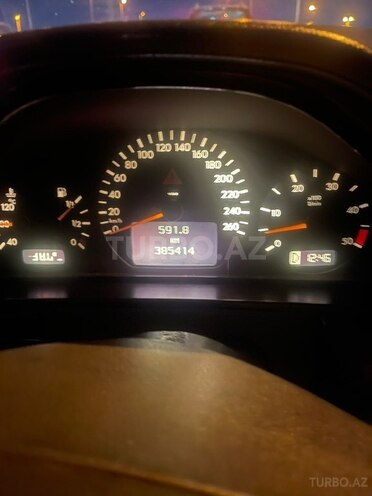 Mercedes E 200 1999, 385,000 km - 2.0 l - Bakı