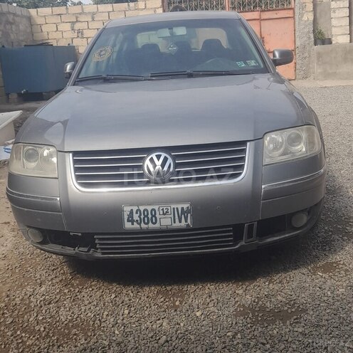 Volkswagen Passat 2003, 210,000 km - 1.8 l - Gəncə