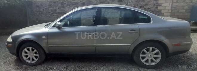 Volkswagen Passat 2003, 210,000 km - 1.8 l - Gəncə