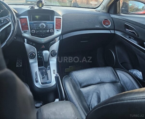 Chevrolet Cruze 2011, 390,000 km - 1.4 л - Samux