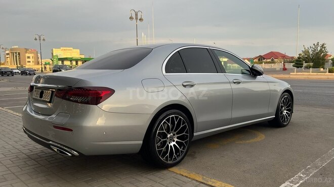 Mercedes E 300 e 4MATIC 2022, 60,000 km - 2.0 l - Bakı