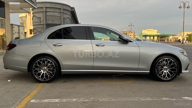 Mercedes E 300 e 4MATIC 2022, 60,000 km - 2.0 l - Bakı