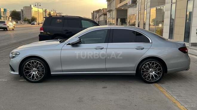 Mercedes E 300 e 4MATIC 2022, 60,000 km - 2.0 l - Bakı