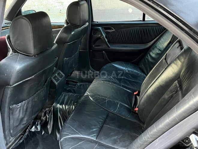 Mercedes E 220 1995, 435,000 km - 2.2 l - Bakı