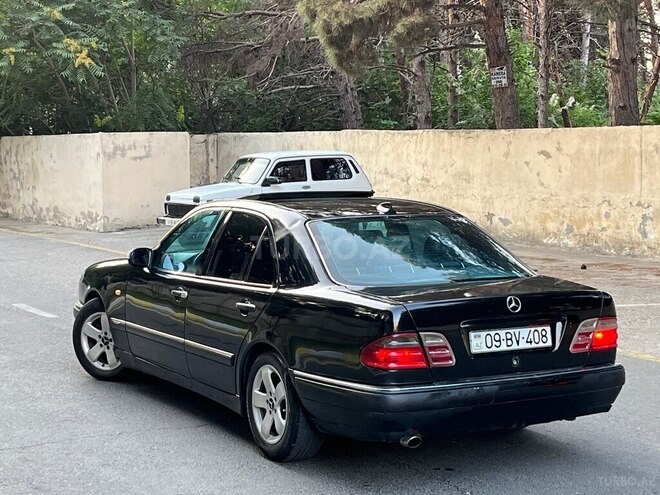 Mercedes E 220 1995, 435,000 km - 2.2 l - Bakı