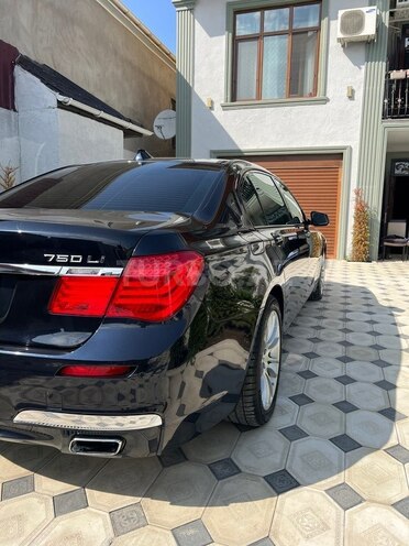 BMW 750 2009, 61,000 km - 4.4 l - Bakı