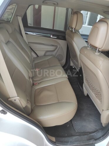 Kia Sorento 2011, 268,000 km - 2.4 l - Biləsuvar