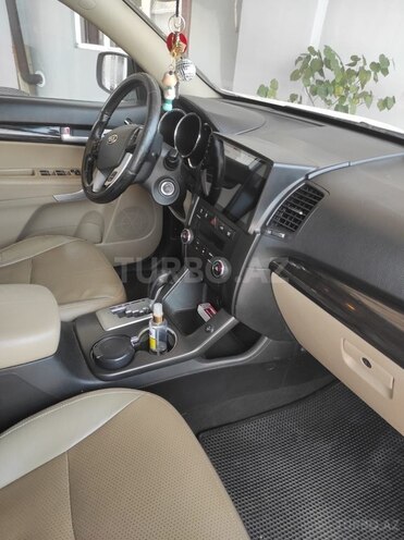 Kia Sorento 2011, 268,000 km - 2.4 l - Biləsuvar
