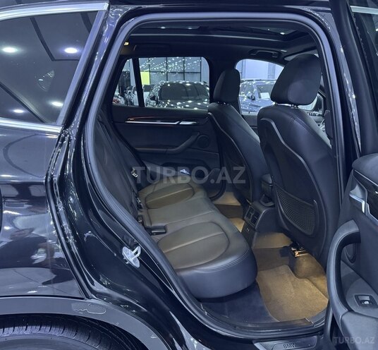 BMW X1 2018, 33,000 km - 2.0 l - Bakı