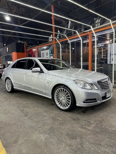 Mercedes E 220 2010, 300,000 km - 2.1 л - Bakı