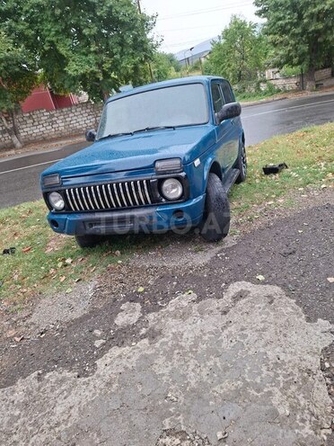 LADA (VAZ) Niva 2015, 247,000 km - 1.7 l - 