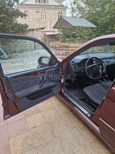 Mercedes E 200 1998, 682,074 km - 2.2 l - Beyləqan